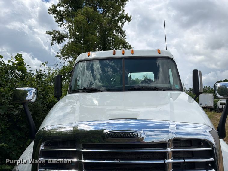 image for item FK0291 2015 Freightliner Cascadia semi truck