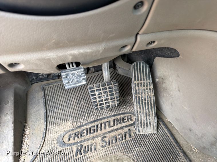 image for item FK0291 2015 Freightliner Cascadia semi truck