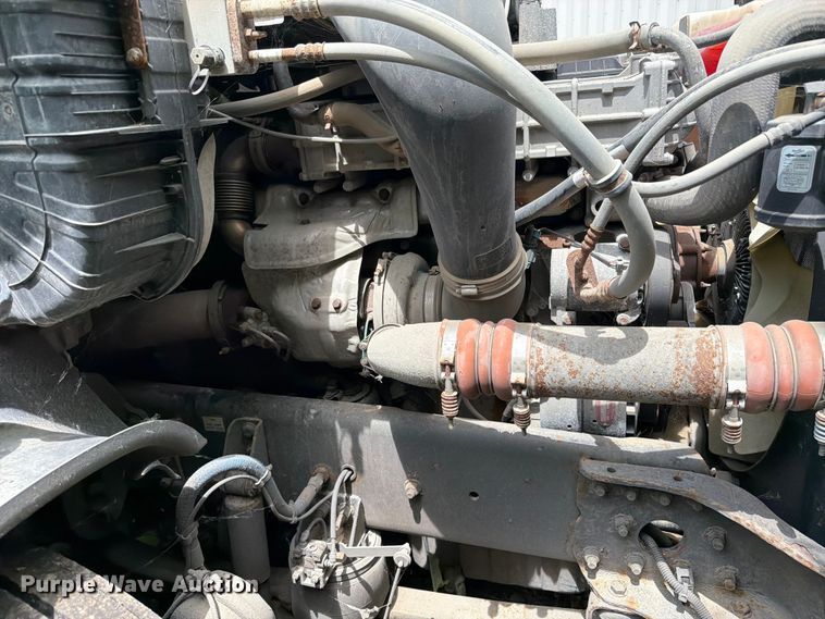image for item FK0291 2015 Freightliner Cascadia semi truck