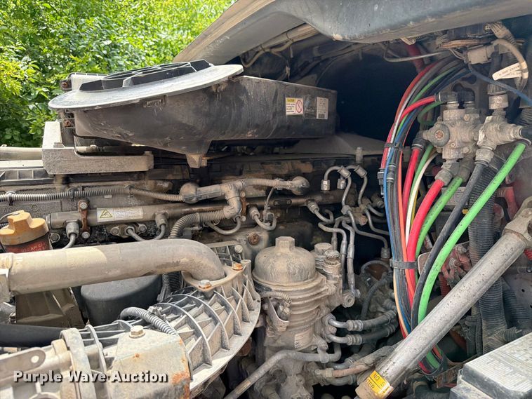 image for item FK0291 2015 Freightliner Cascadia semi truck