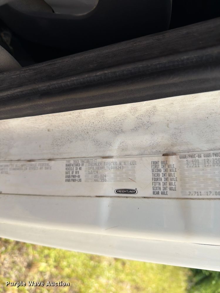 image for item FK0291 2015 Freightliner Cascadia semi truck