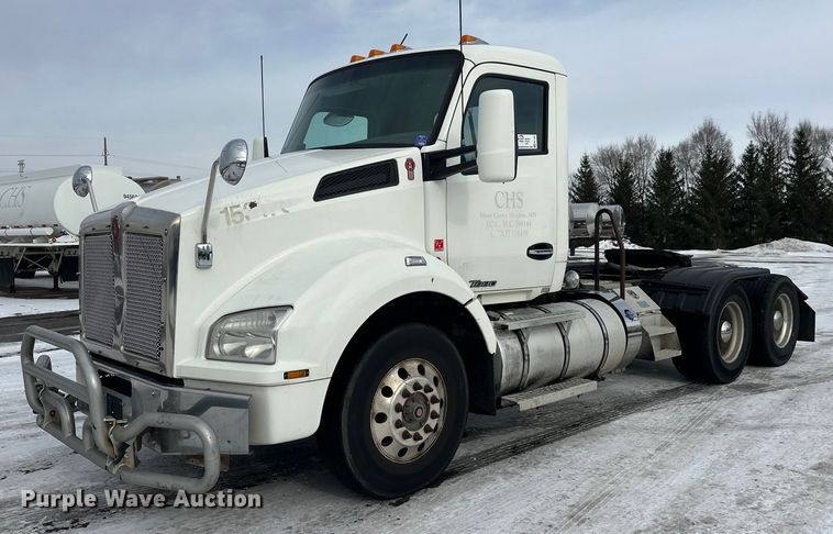 image for item FK1565 2015 Kenworth T880 semi truck