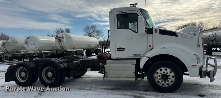 image for item FK1565 2015 Kenworth T880 semi truck
