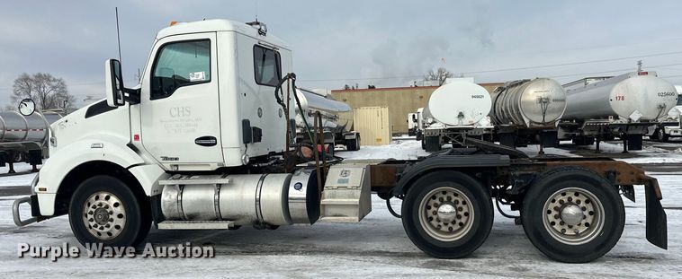 image for item FK1565 2015 Kenworth T880 semi truck