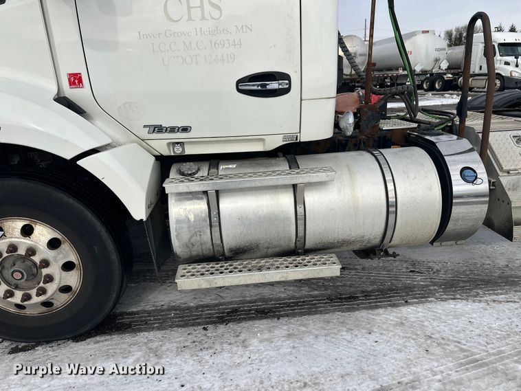 image for item FK1565 2015 Kenworth T880 semi truck