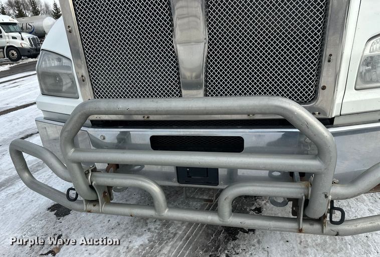 image for item FK1565 2015 Kenworth T880 semi truck
