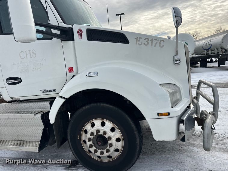 image for item FK1565 2015 Kenworth T880 semi truck