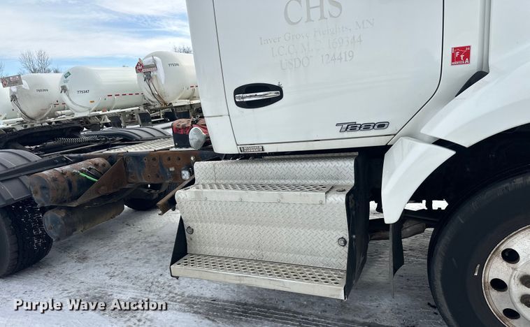 image for item FK1565 2015 Kenworth T880 semi truck