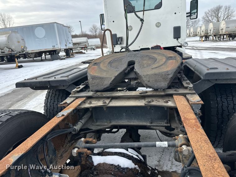 image for item FK1565 2015 Kenworth T880 semi truck