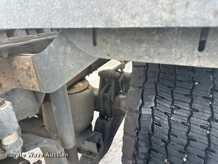 image for item FK1565 2015 Kenworth T880 semi truck