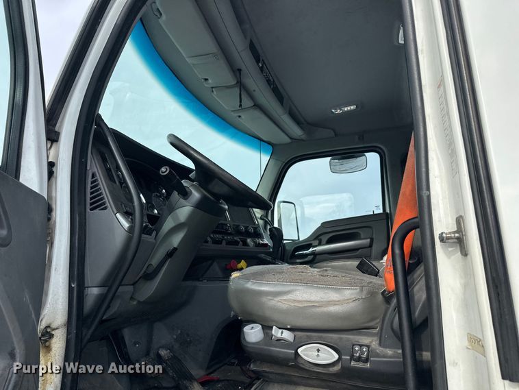 image for item FK1565 2015 Kenworth T880 semi truck