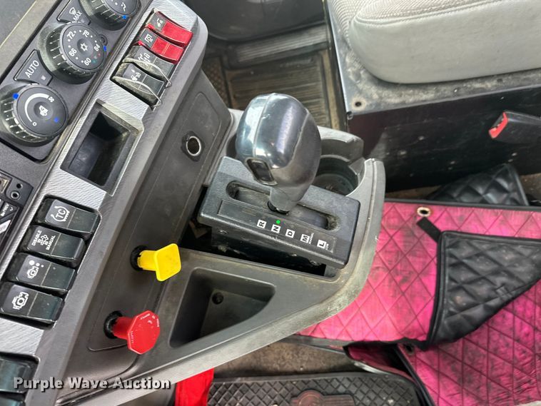 image for item FK1565 2015 Kenworth T880 semi truck