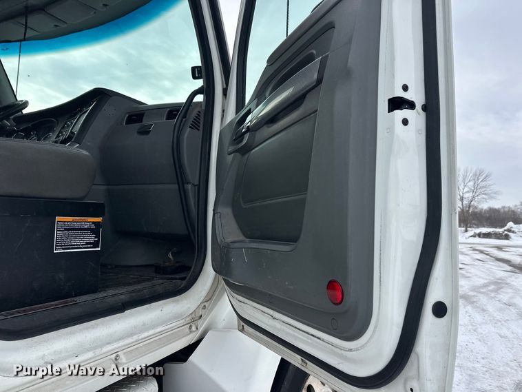 image for item FK1565 2015 Kenworth T880 semi truck