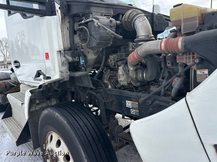 image for item FK1565 2015 Kenworth T880 semi truck