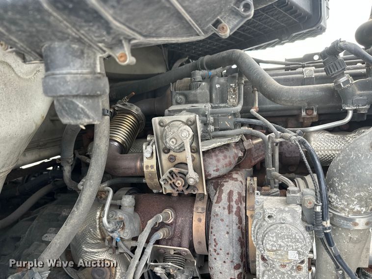 image for item FK1565 2015 Kenworth T880 semi truck