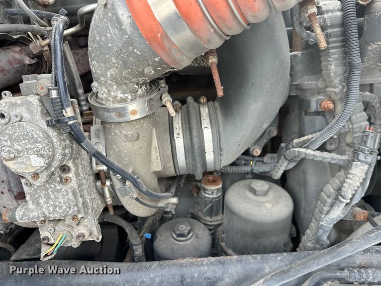 image for item FK1565 2015 Kenworth T880 semi truck