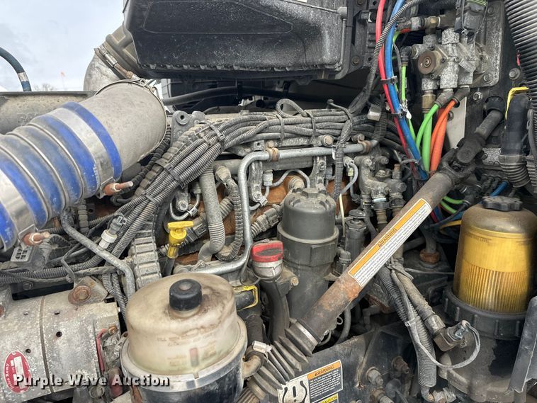 image for item FK1565 2015 Kenworth T880 semi truck