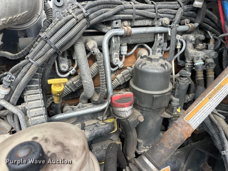 image for item FK1565 2015 Kenworth T880 semi truck