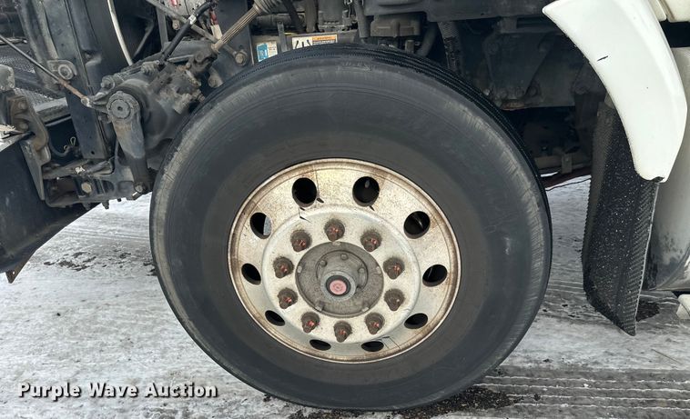 image for item FK1565 2015 Kenworth T880 semi truck