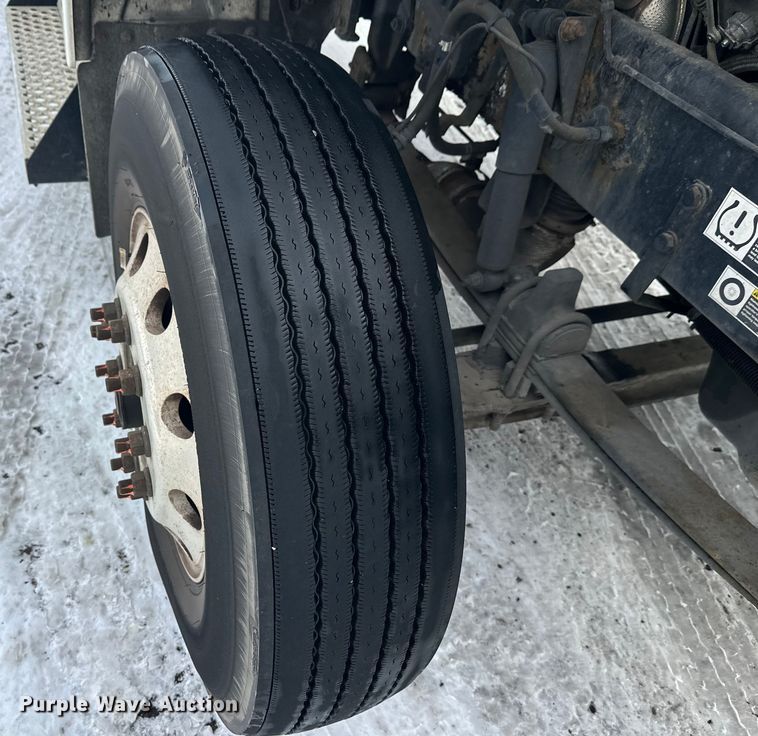 image for item FK1565 2015 Kenworth T880 semi truck
