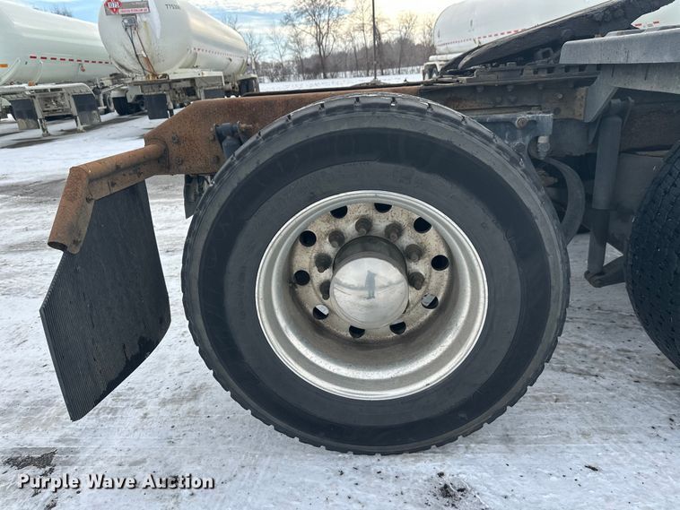 image for item FK1565 2015 Kenworth T880 semi truck
