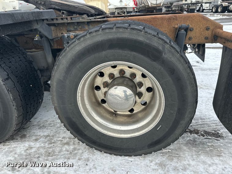 image for item FK1565 2015 Kenworth T880 semi truck