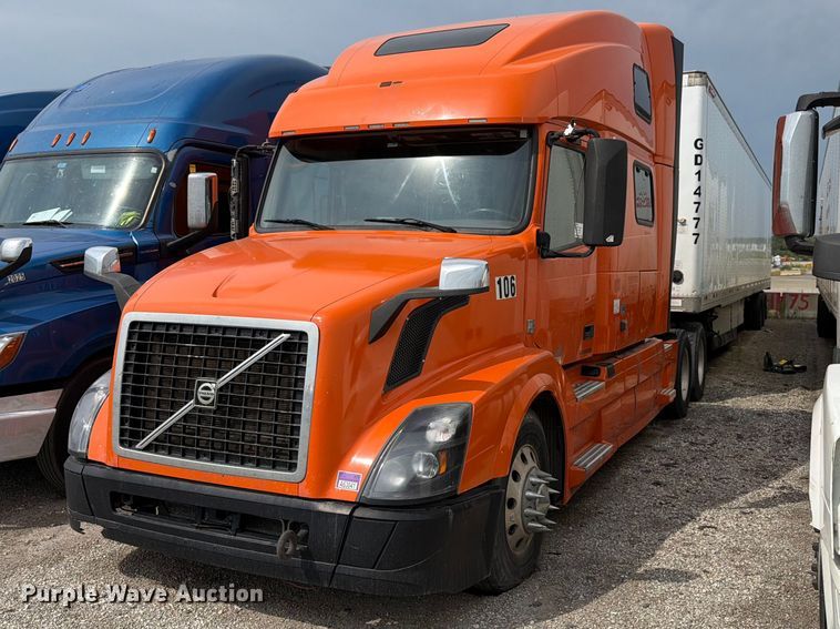 image for item FK4160 2016 Volvo VNL semi truck