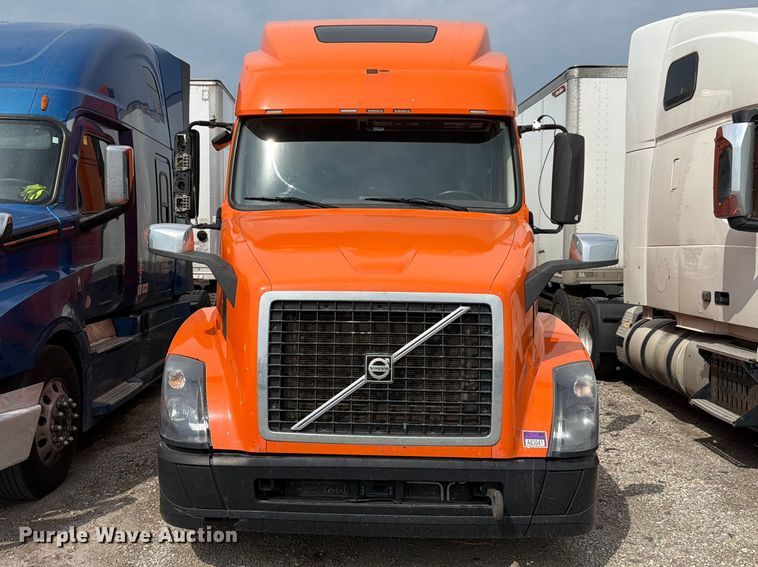 image for item FK4160 2016 Volvo VNL semi truck