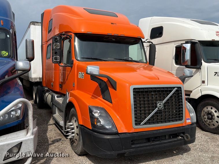 image for item FK4160 2016 Volvo VNL semi truck