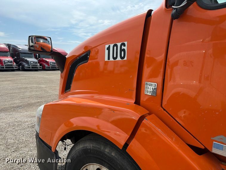 image for item FK4160 2016 Volvo VNL semi truck
