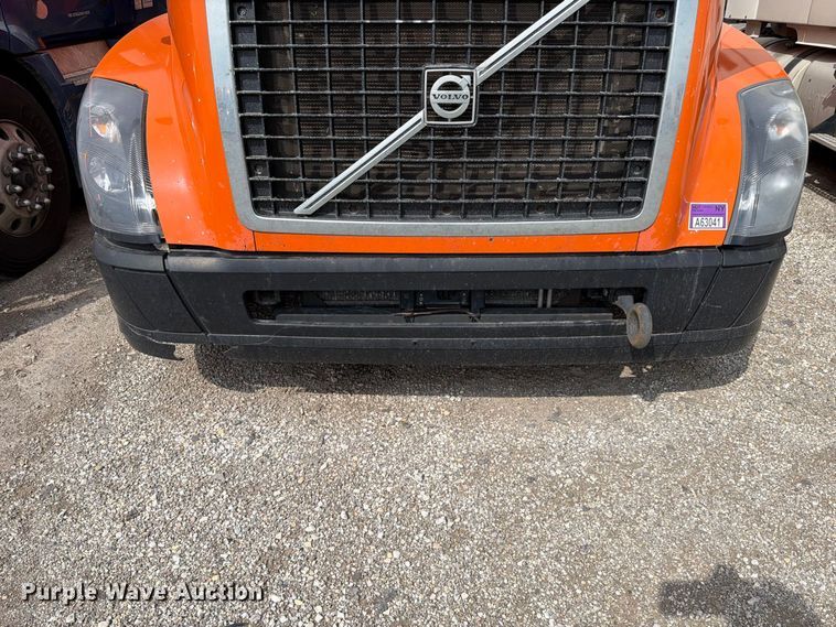 image for item FK4160 2016 Volvo VNL semi truck