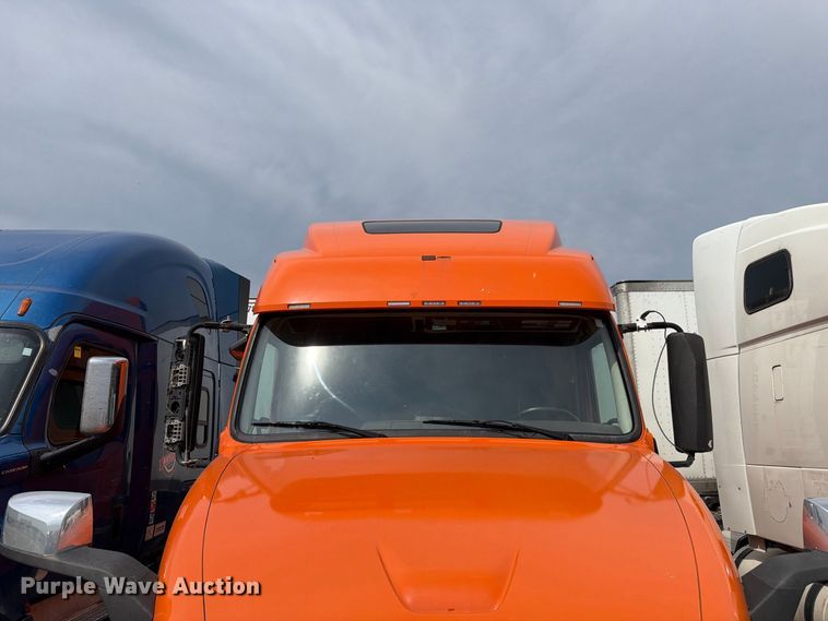 image for item FK4160 2016 Volvo VNL semi truck