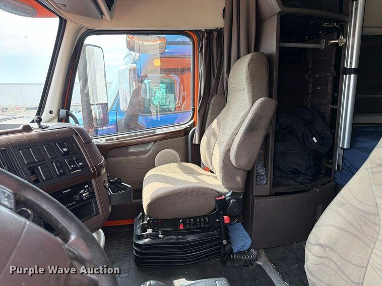 image for item FK4160 2016 Volvo VNL semi truck