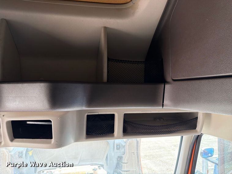 image for item FK4160 2016 Volvo VNL semi truck