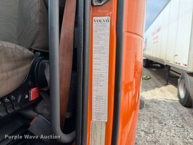 image for item FK4160 2016 Volvo VNL semi truck
