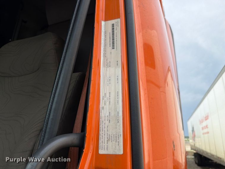 image for item FK4160 2016 Volvo VNL semi truck