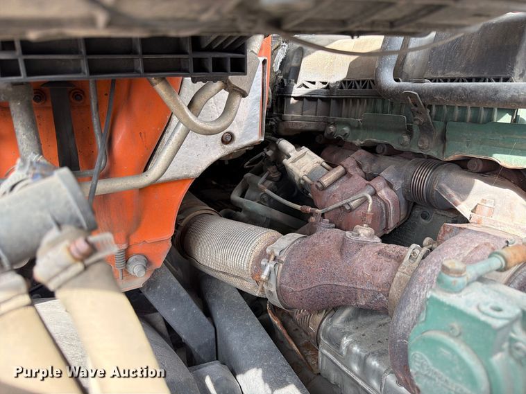 image for item FK4160 2016 Volvo VNL semi truck
