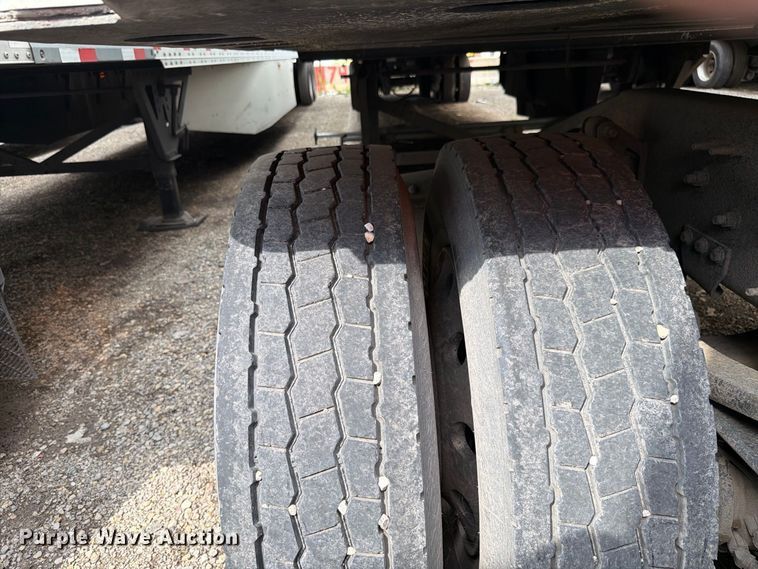 image for item FK4160 2016 Volvo VNL semi truck