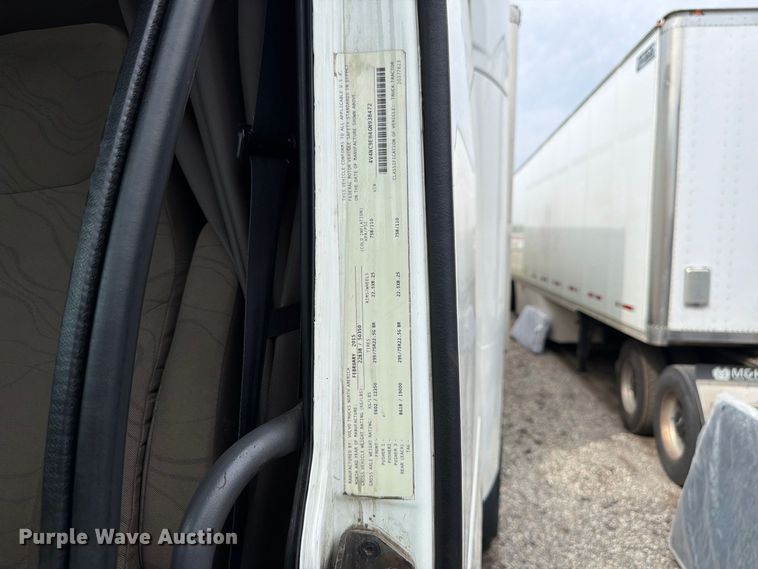 image for item FK4161 2016 Volvo VNL semi truck