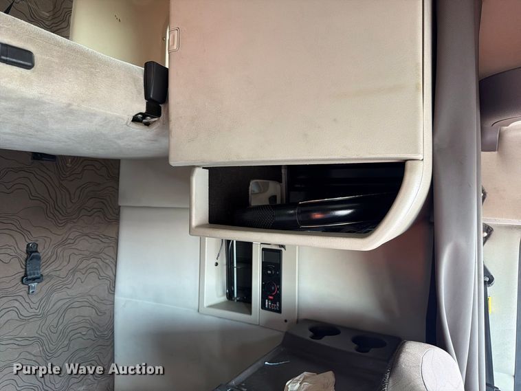 image for item FK4161 2016 Volvo VNL semi truck