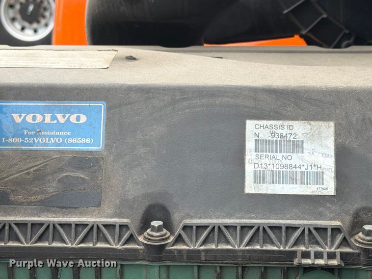 image for item FK4161 2016 Volvo VNL semi truck