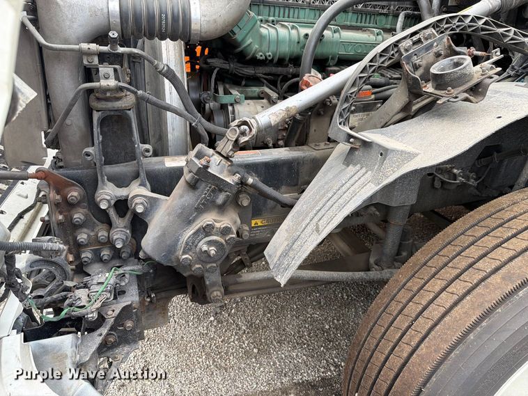 image for item FK4161 2016 Volvo VNL semi truck
