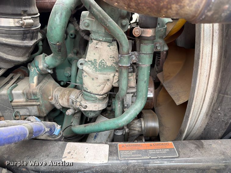 image for item FK4161 2016 Volvo VNL semi truck