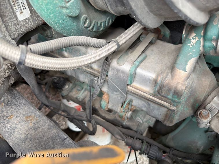image for item FK4161 2016 Volvo VNL semi truck