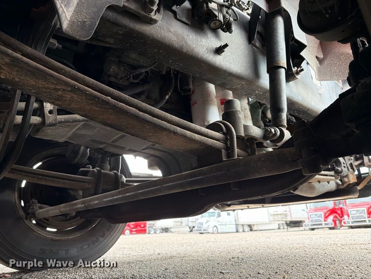 image for item FK4161 2016 Volvo VNL semi truck
