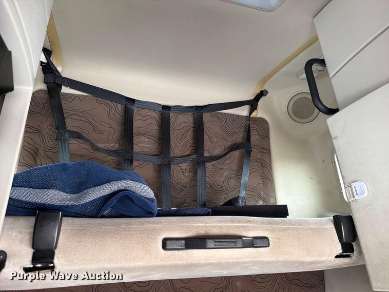 image for item FK4162 2016 Volvo VNL semi truck
