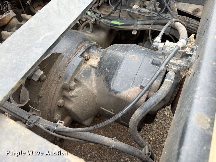 image for item FK4162 2016 Volvo VNL semi truck