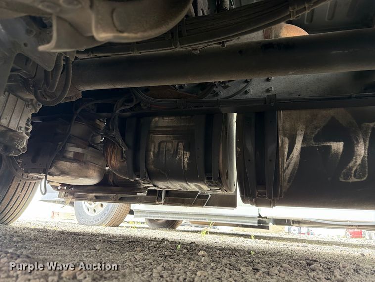 image for item FK4162 2016 Volvo VNL semi truck