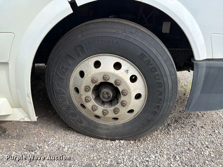 image for item FK4162 2016 Volvo VNL semi truck