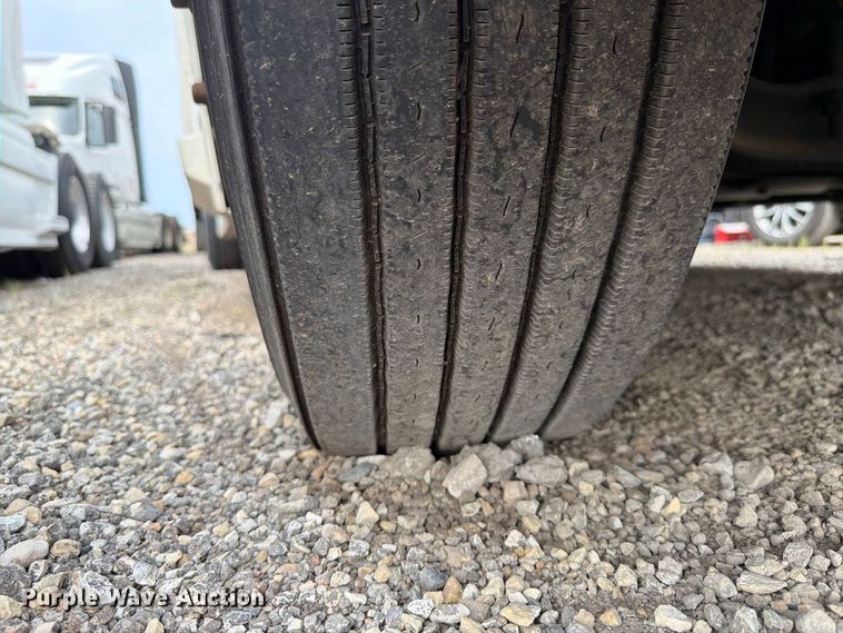 image for item FK4162 2016 Volvo VNL semi truck